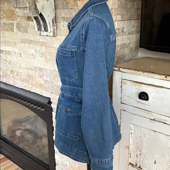 Old Navy blue jean tie waist utility jacket with four front pockets button close - Picture 9 of 16